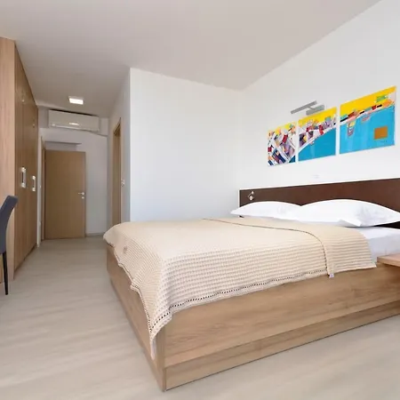 View A Luxury In Makarska, Heated Private Pool, Jacuzzi, Gym 빌라