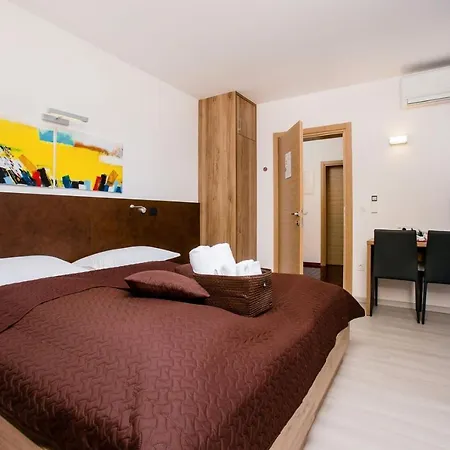 View A Luxury In Makarska, Heated Private Pool, Jacuzzi, Gym 마카르스카