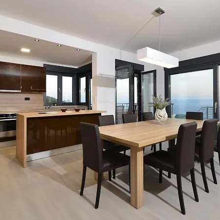 View A Luxury In Makarska, Heated Private Pool, Jacuzzi, Gym 마카르스카